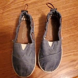 Toms slip on sneackers